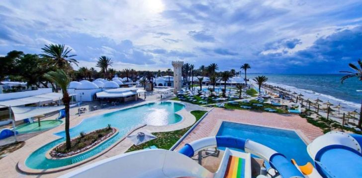 Apsistokite MONARQUE CLUB RIVAGE viešbutyje už gerą kainą. 