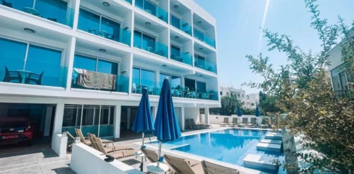 Apsistokite SUNNY BLUE HOTEL viešbutyje už gerą kainą. 