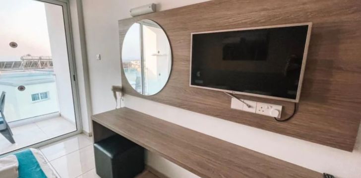 Tavęs laukia poilsis Kipras įsikūrusiame SUNNY BLUE HOTEL