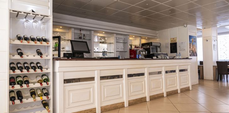 Viešbutis PRINCE HOTEL GOLEM įsikūręs Albanija.
