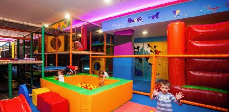 Rinkitės viešbutį DIAMOND HILL RESORT & SPA kelionei į Albanija