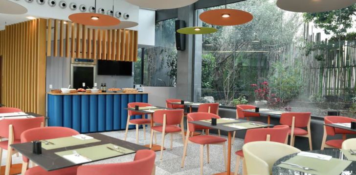 Planuoji kelionę į Italija? apsistokite 4 viešbutyje HI HOTEL BARI. 