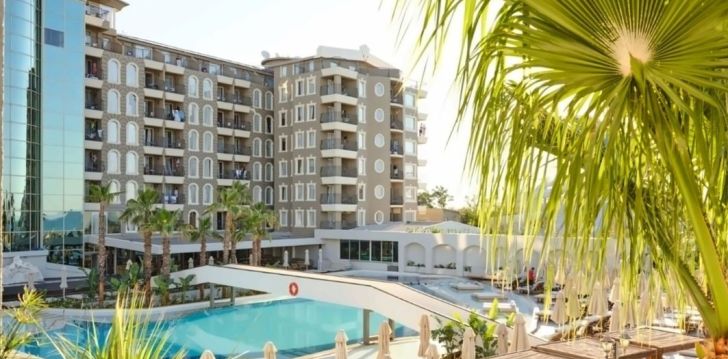 Apsistokite LAUR HOTEL EXPERIENCE & LAUR HOTELS ELEGANCE viešbutyje už gerą kainą. 