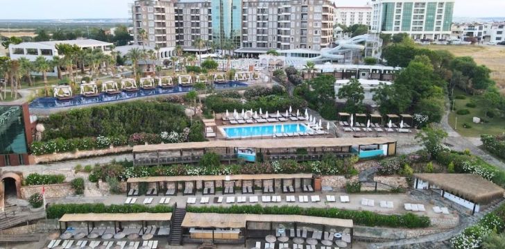 Apsistokite LAUR HOTEL EXPERIENCE & LAUR HOTELS ELEGANCE viešbutyje už gerą kainą.