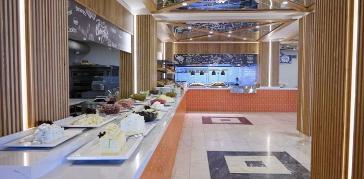 Apsistokite LAUR HOTEL EXPERIENCE & LAUR HOTELS ELEGANCE viešbutyje už gerą kainą. 
