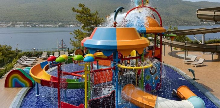 Viešbutis TITANIC DELUXE BODRUM įsikūręs Turkija. 