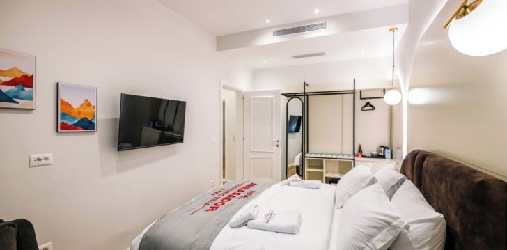 Viešbutis AMBASADOR HOTEL įsikūręs Albanija. 