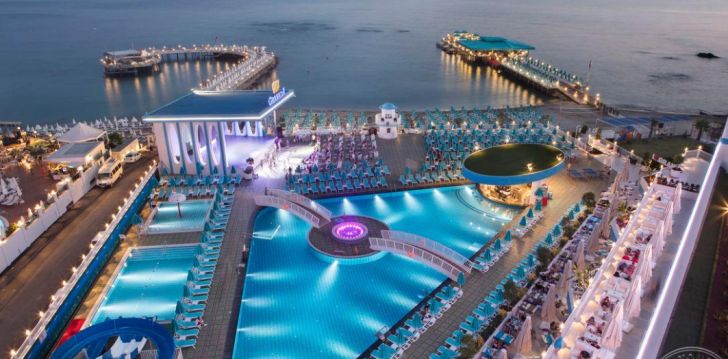 Viešbutis GRANADA LUXURY BEACH įsikūręs Turkija.
