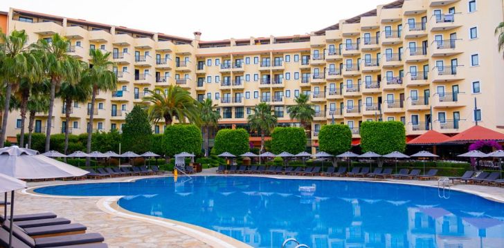 Apsistokite MIRAMARE QUEEN HOTEL viešbutyje už gerą kainą. 