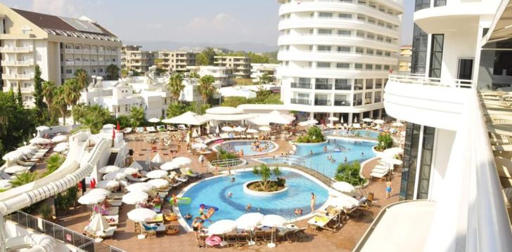 Apsistokite LAGUNA BEACH ALYA RESORT & SPA HOTEL viešbutyje už gerą kainą. 