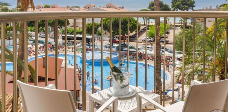 Planuoji kelionę į Ispanija? apsistokite 4 viešbutyje BEST CAMBRILS.