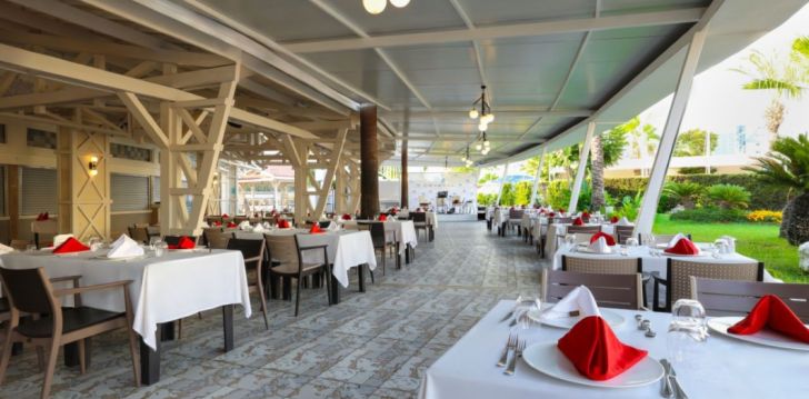 Patogus viešbutis jūsų kelionei – 5* CRYSTAL ADMIRAL AQUA COLLECTION