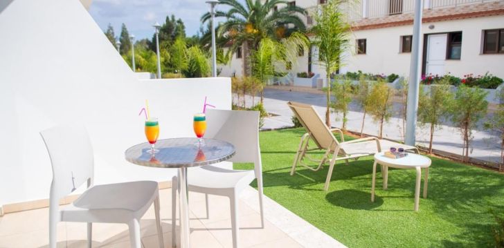 Viešbutis LOUTSIANA DELUXE APTS įsikūręs Kipras.