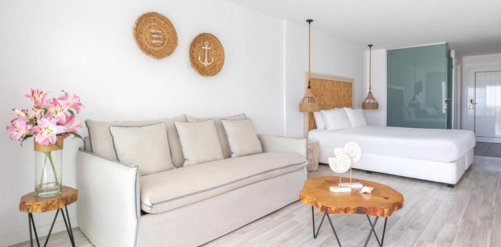 BLUE HARBOUR BOUTIQUE - klientų vertinamas, kaip geras kainos ir kokybės santykis. 