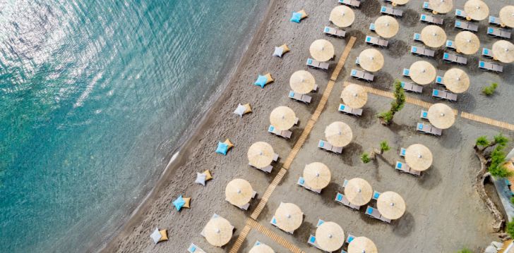 Tavęs laukia poilsis Graikija įsikūrusiame OUT OF THE BLUE RESORT