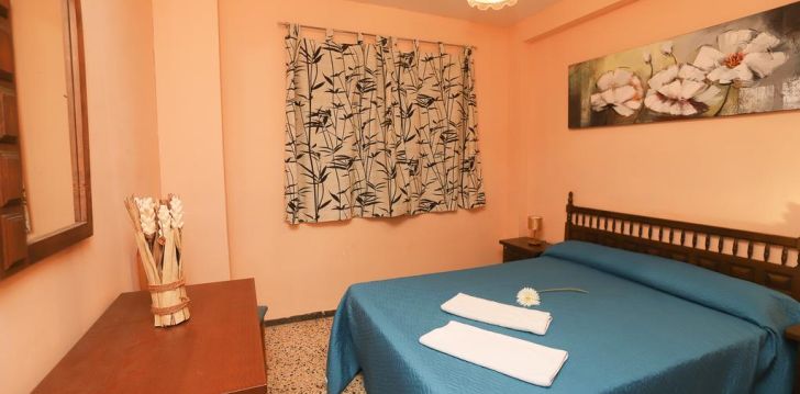 Planuoji kelionę į Ispanija? apsistokite 3 viešbutyje CALIFORNIA APARTHOTEL.