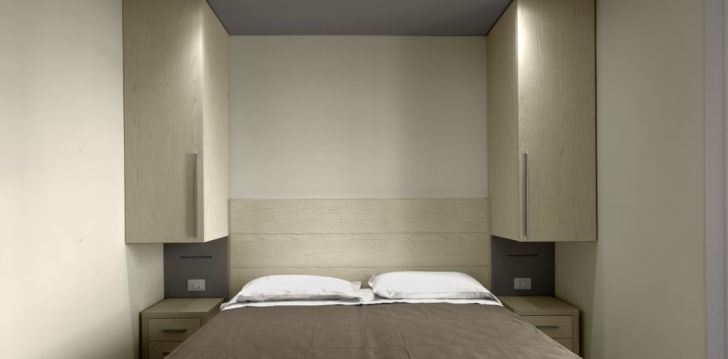 Viešbutis HOTEL SCARLET įsikūręs Italija.