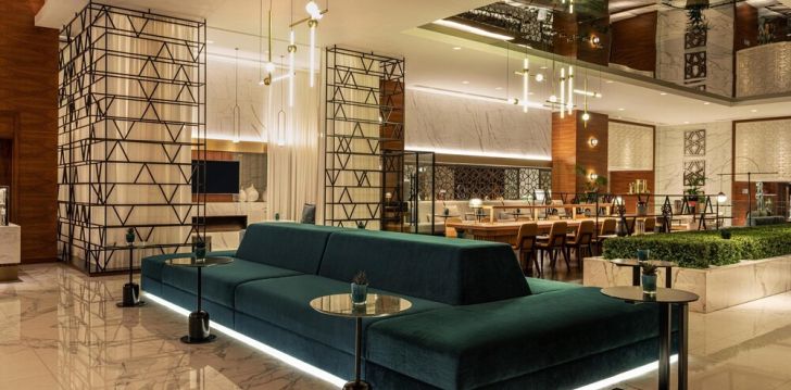 Atostogos JAE – apsistokite viešbutyje SHERATON GRAND HOTEL DUBAI