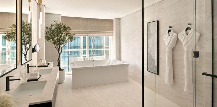 Tavęs laukia poilsis JAE įsikūrusiame SHERATON GRAND HOTEL DUBAI