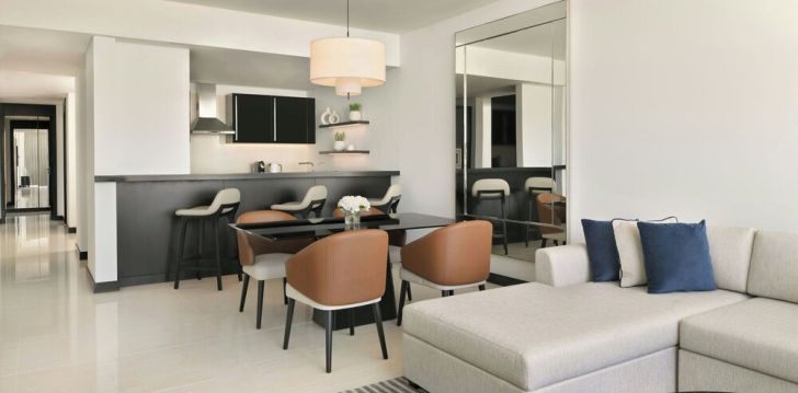 Rinkitės viešbutį SHERATON GRAND HOTEL DUBAI kelionei į JAE