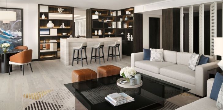 Apsistokite SHERATON GRAND HOTEL DUBAI viešbutyje už gerą kainą.