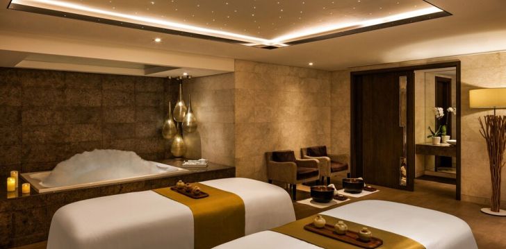 Rinkitės viešbutį SHERATON GRAND HOTEL DUBAI kelionei į JAE