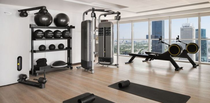 Tavęs laukia poilsis JAE įsikūrusiame SHERATON GRAND HOTEL DUBAI