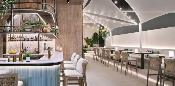 Apsistokite SHERATON GRAND HOTEL DUBAI viešbutyje už gerą kainą.