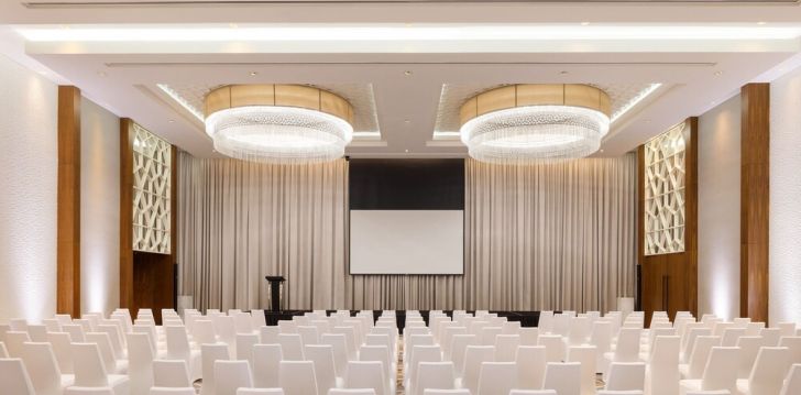 Rinkitės viešbutį SHERATON GRAND HOTEL DUBAI kelionei į JAE