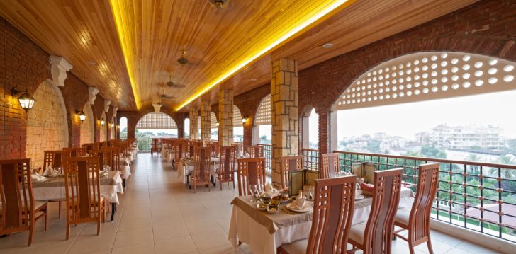 Apgyvendinimas 5* CLUB PARADISO HOTEL & RESORT