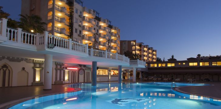 Rinkitės viešbutį CLUB PARADISO HOTEL & RESORT kelionei į Turkija