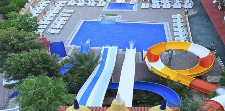 Apsistokite CLUB PARADISO HOTEL & RESORT viešbutyje už gerą kainą. 