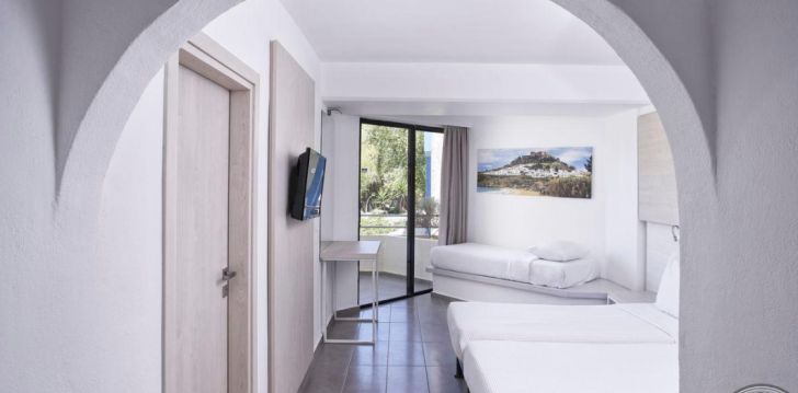 Viešbutis BLUE BAY BEACH RESORT įsikūręs Graikija.