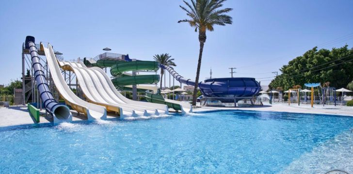 Viešbutis BLUE BAY BEACH RESORT įsikūręs Graikija. 