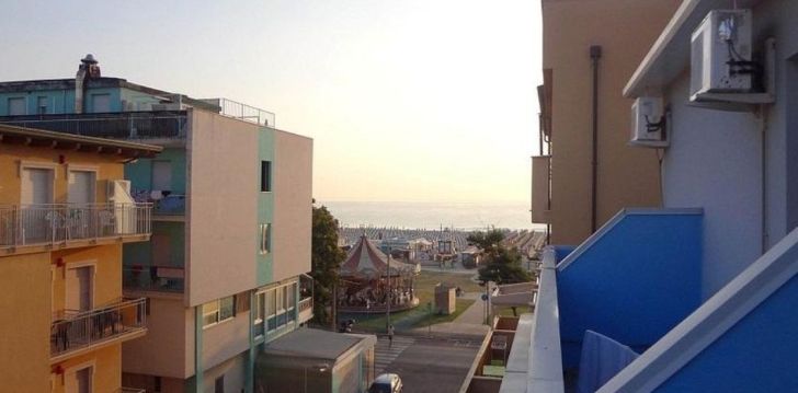 Viešbutis ADRIA MARE įsikūręs Italija.