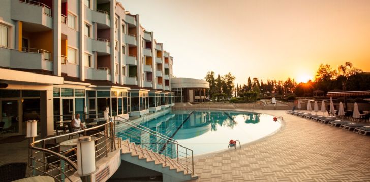 Atostogos Turkija – apsistokite viešbutyje ROX RESORT HOTEL