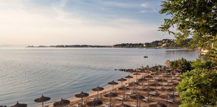 Apsistokite KONTOKALI BAY RESORT & SPA viešbutyje už gerą kainą.