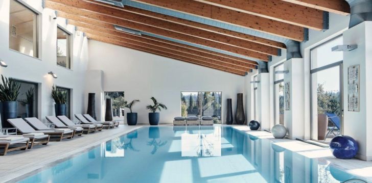 Jaukus viešbutis KONTOKALI BAY RESORT & SPA, jūsų atostogoms
