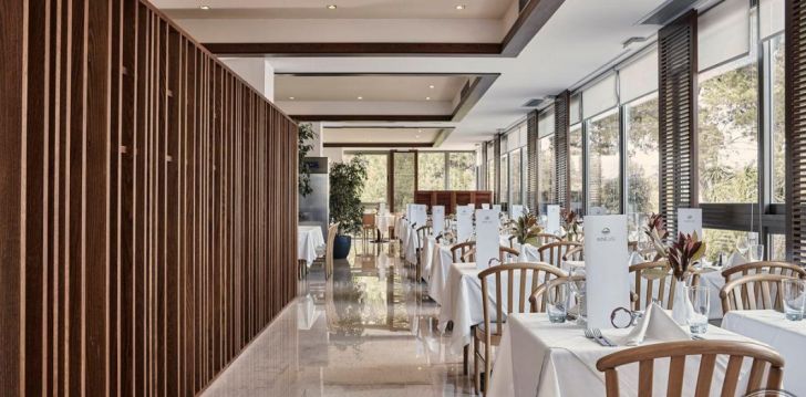 Viešbutis KONTOKALI BAY RESORT & SPA įsikūręs Graikija.
