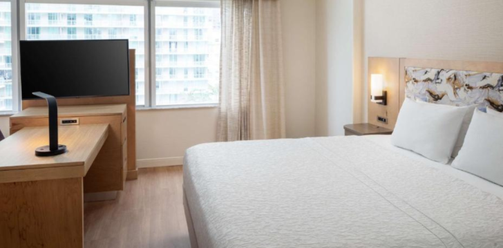 HAMPTON INN SUITES MIAMI DOWNTOWN - klientų vertinamas, kaip geras kainos ir kokybės santykis.