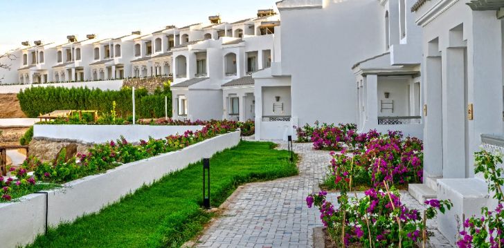 Apsistokite INVIDIA CORAL BEACH TIRAN viešbutyje už gerą kainą.