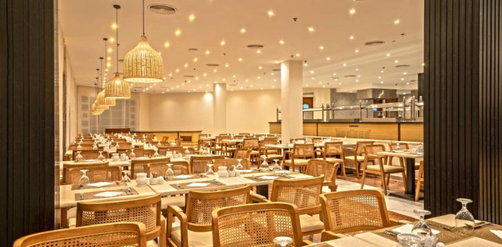 Tavo atostogos prasideda viešbutyje INVIDIA CORAL BEACH TIRAN