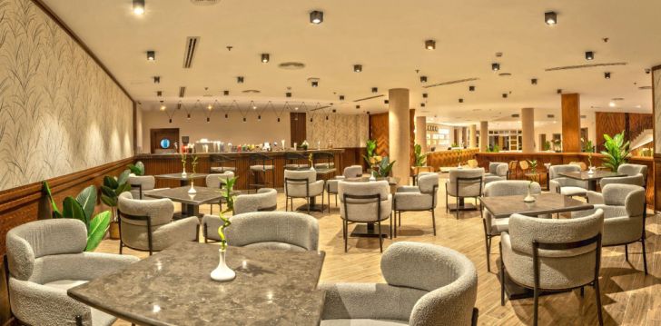 Apsistokite INVIDIA CORAL BEACH TIRAN viešbutyje už gerą kainą.