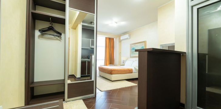 Planuoji kelionę į Juodkalnija? apsistokite 4 viešbutyje ALEXANDAR LUX. 