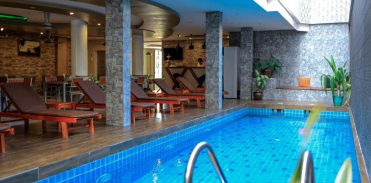 Apsistokite TRITON BEACH HOTEL & SPA viešbutyje už gerą kainą. 