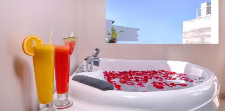 Rinkitės viešbutį TRITON BEACH HOTEL & SPA kelionei į Maldyvai
