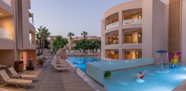 Nepraleisk progos pailsėti už gerą kainą - viešbutyje CACTUS BEACH HOTEL & BUNGALOWS