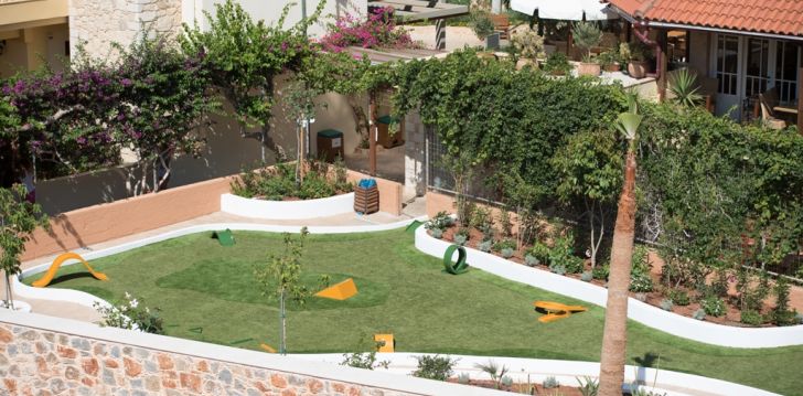 Apsistokite CACTUS BEACH HOTEL & BUNGALOWS viešbutyje už gerą kainą. 