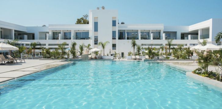 Apsistokite ABACUS SUITES viešbutyje už gerą kainą. 