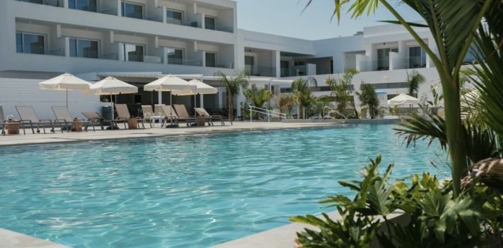 Apsistokite ABACUS SUITES viešbutyje už gerą kainą.